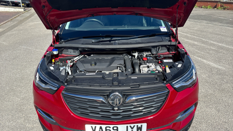 Vauxhall Grandland X 1.6 Hybrid4 300 Ultimate Nav 5dr Auto Hatchback